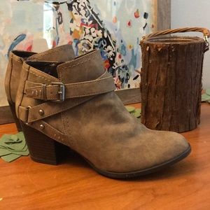 Ankle booties, New w/o tags!
